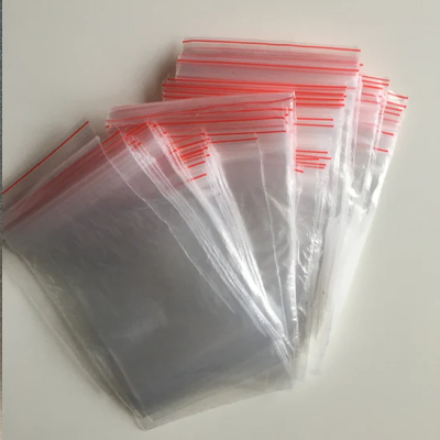 zip bags / snap closure